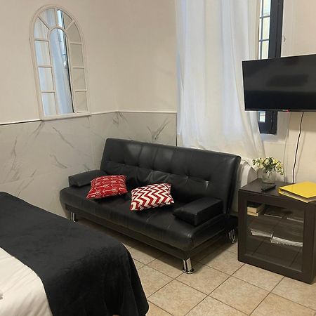 1-Tourist House Bologna-Cefalonia - Self Check-In المظهر الخارجي الصورة